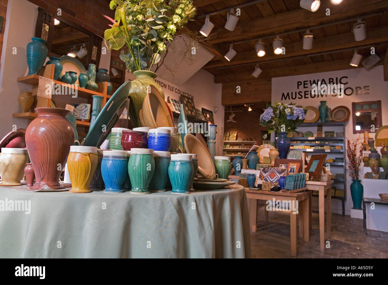 Pewabic pottery hi-res stock photography and images - Alamy