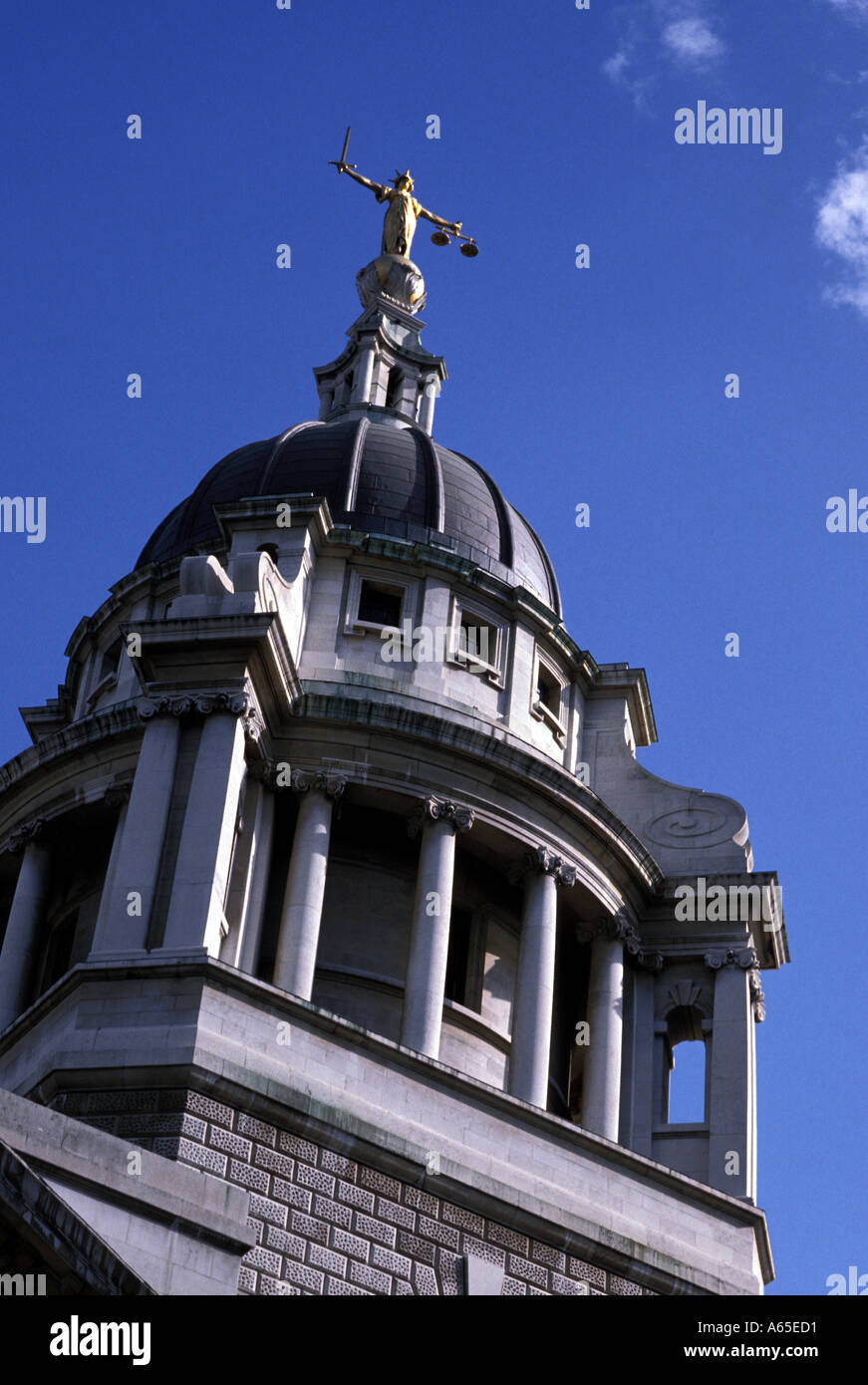 scales of justice Old Bailey London England Stock Photo Alamy