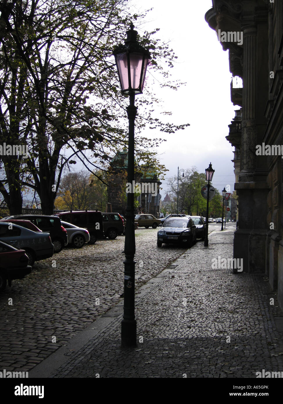 Street lamp silhouette hi-res stock photography and images - Alamy