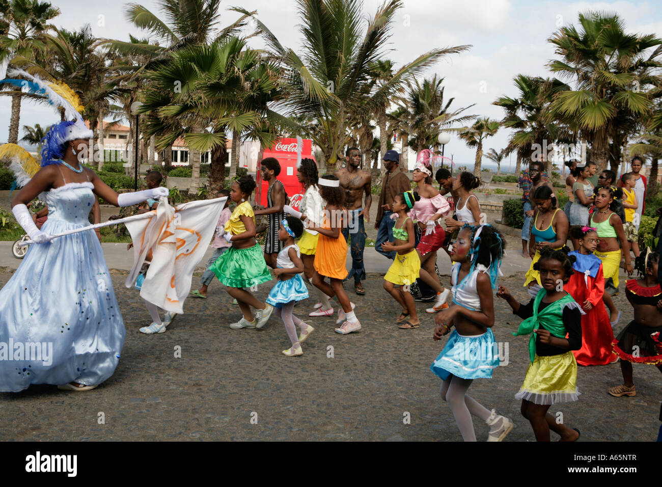 Cape verde music dance hi-res stock photography and images - Alamy