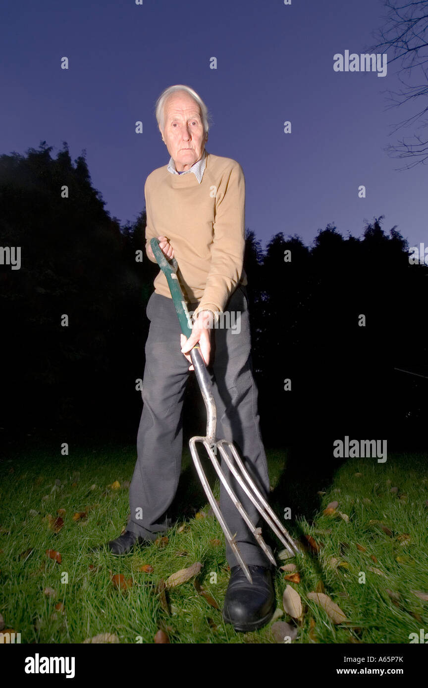 Old man gardening hi-res stock photography and images - Alamy