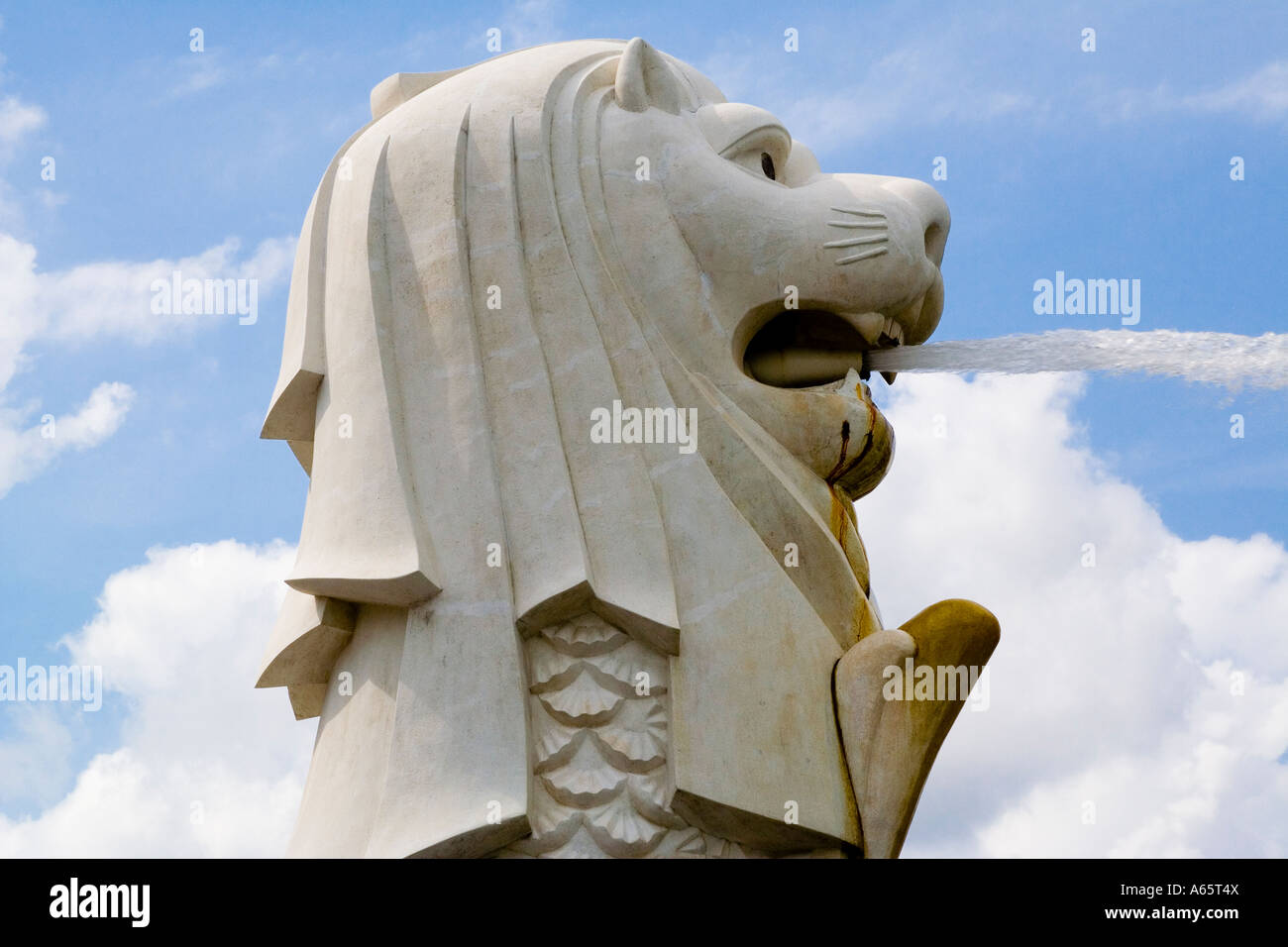 Singapore lion mer lion hi-res stock photography and images - Alamy