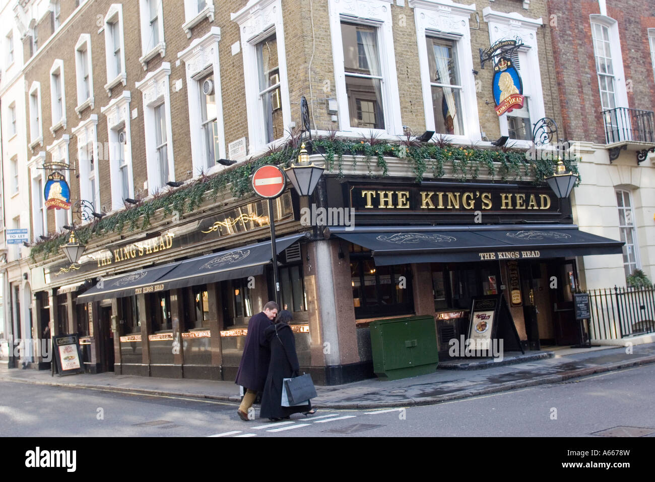The Kings Head Public house, on the corner of Albemarle Street and