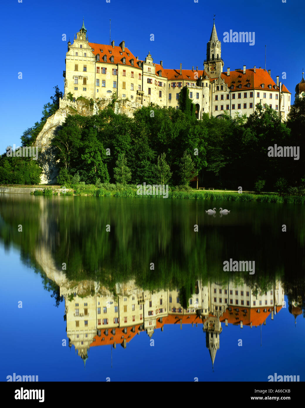 DE - BADEN WUERTTEMBERG:  Hohenzollern Castle at Sigmaringen and River Danube Stock Photo