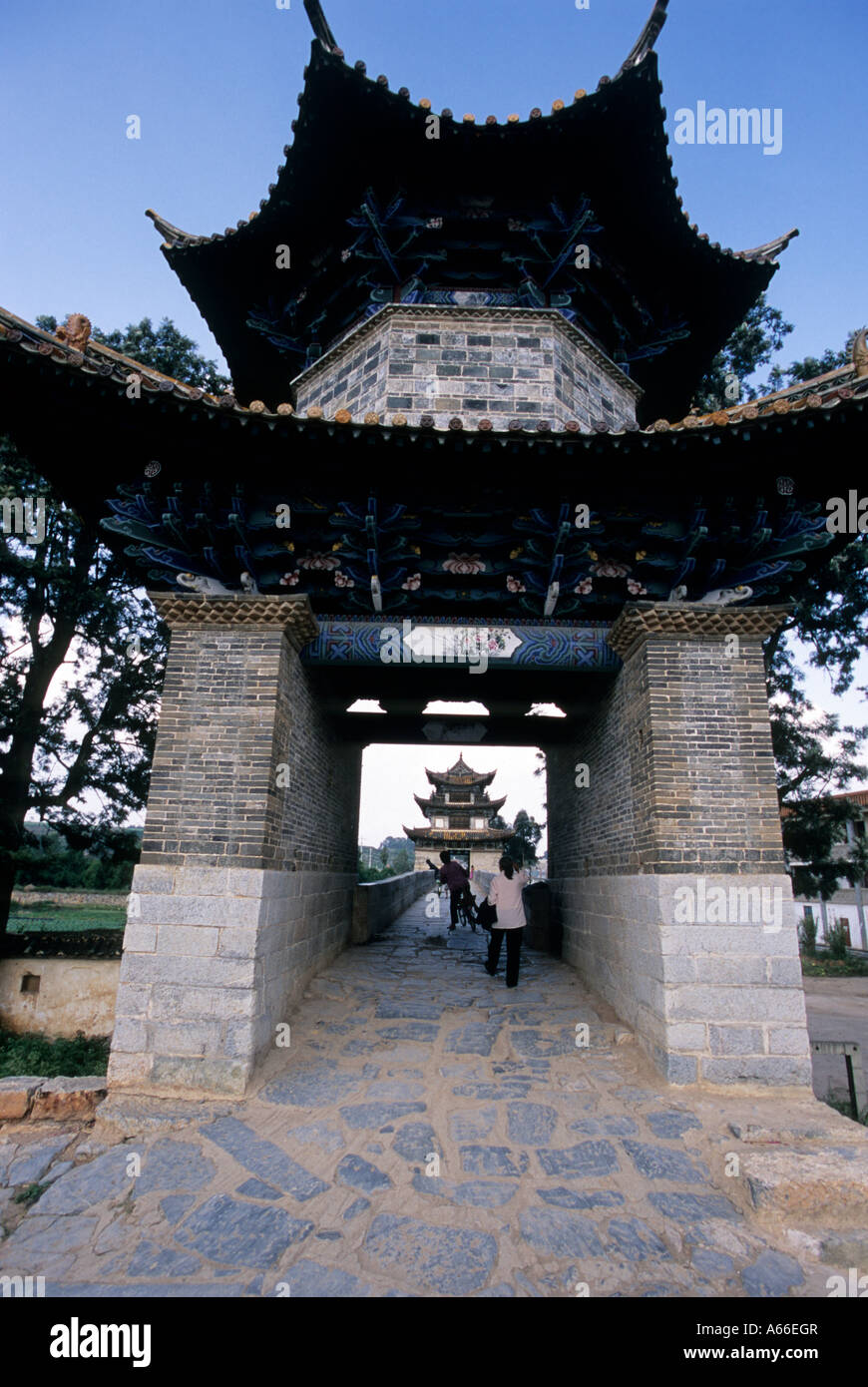 One of the small pavilions at the end of the Twin Dragon Bridge (Shuanglong Qiao) in Jianshui. Yunnan, China Stock Photo