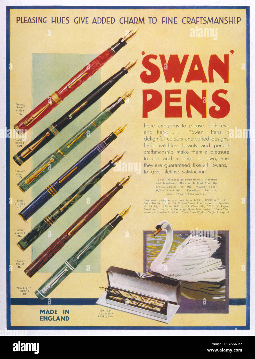Swan pens hi-res stock photography and images - Alamy