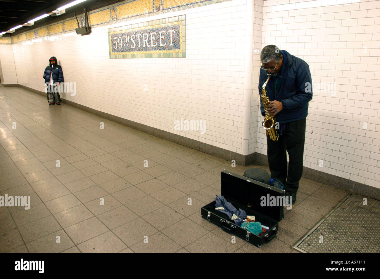 Listen to music in the subway hires stock photography and images Alamy