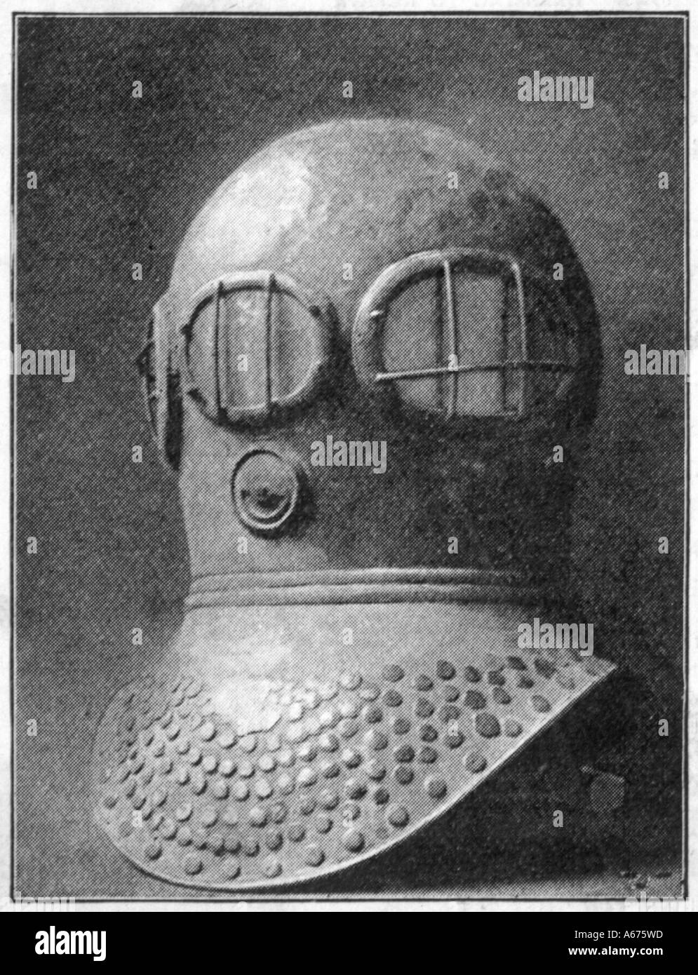 Diving helmet Black and White Stock Photos & Images Alamy