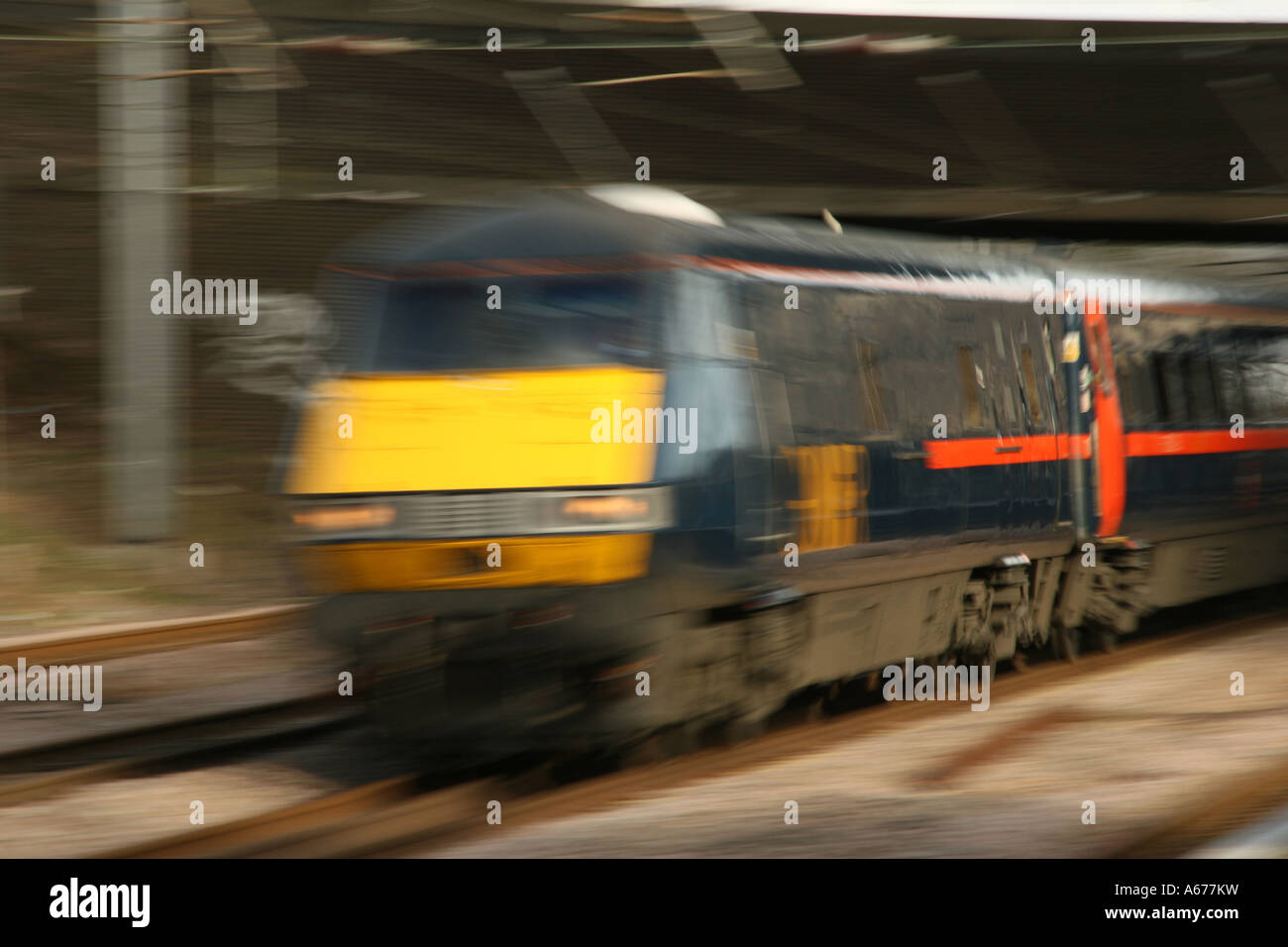 GNER Express Passenger Train passes through Huntingdon Station Stock Photo