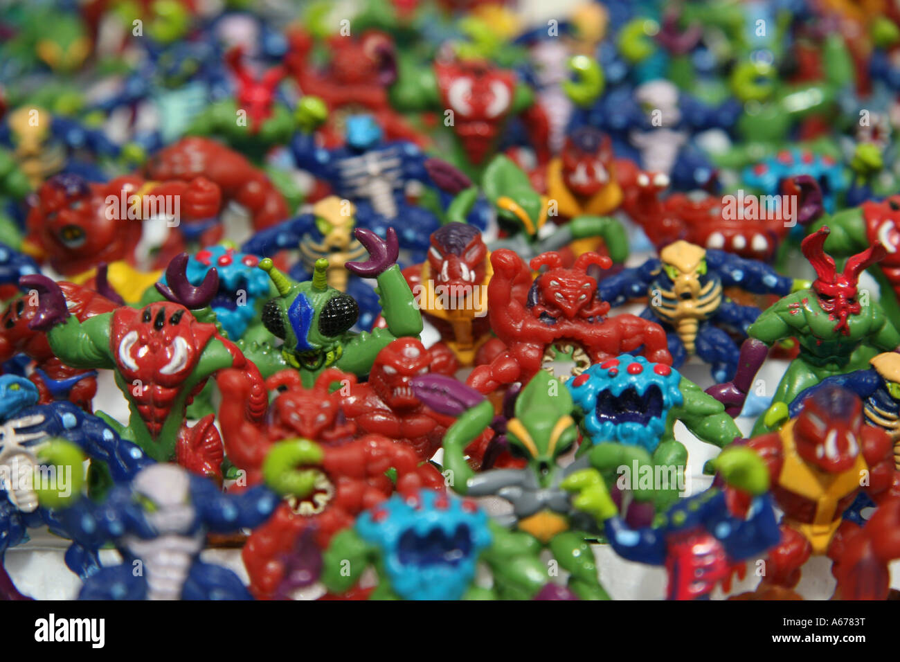 Fistful of Aliens 日本第二弾 未開封64袋 The Alien Next Door 11: A Fishy Adventure | Book by A.I. Newton