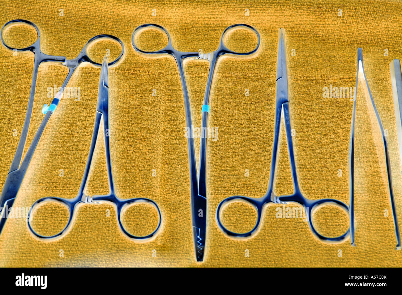 Kelly Clamp Vs Hemostat