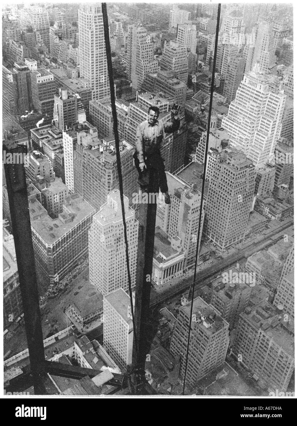 Empire state building construction 1930 hi-res stock photography and images  - Alamy
