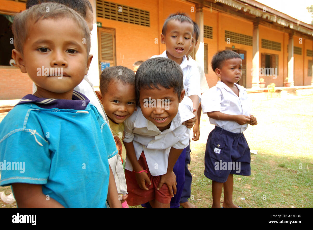 Khmer school children at the small Sras Srong school of Norkor Thom ...