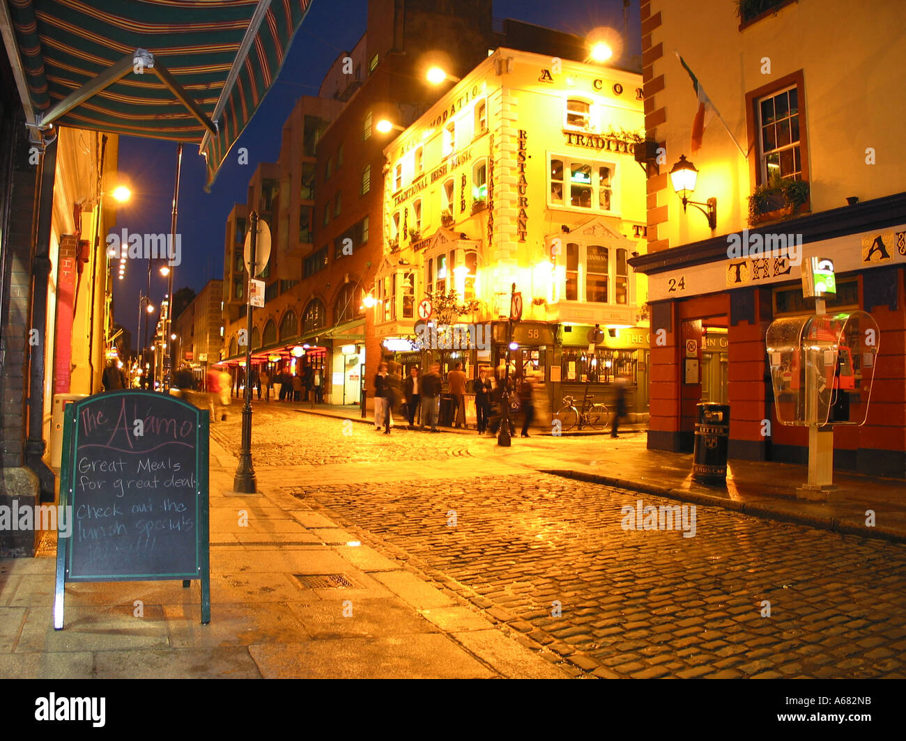 Nightlife entertainment on the streets of Temple Bar Dublin Ireland