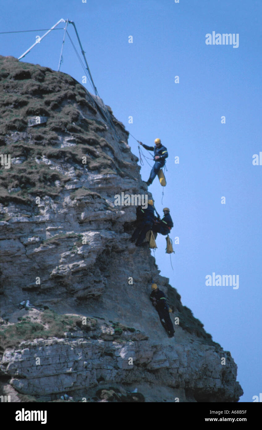 Stretcher ropes hi-res stock photography and images - Alamy