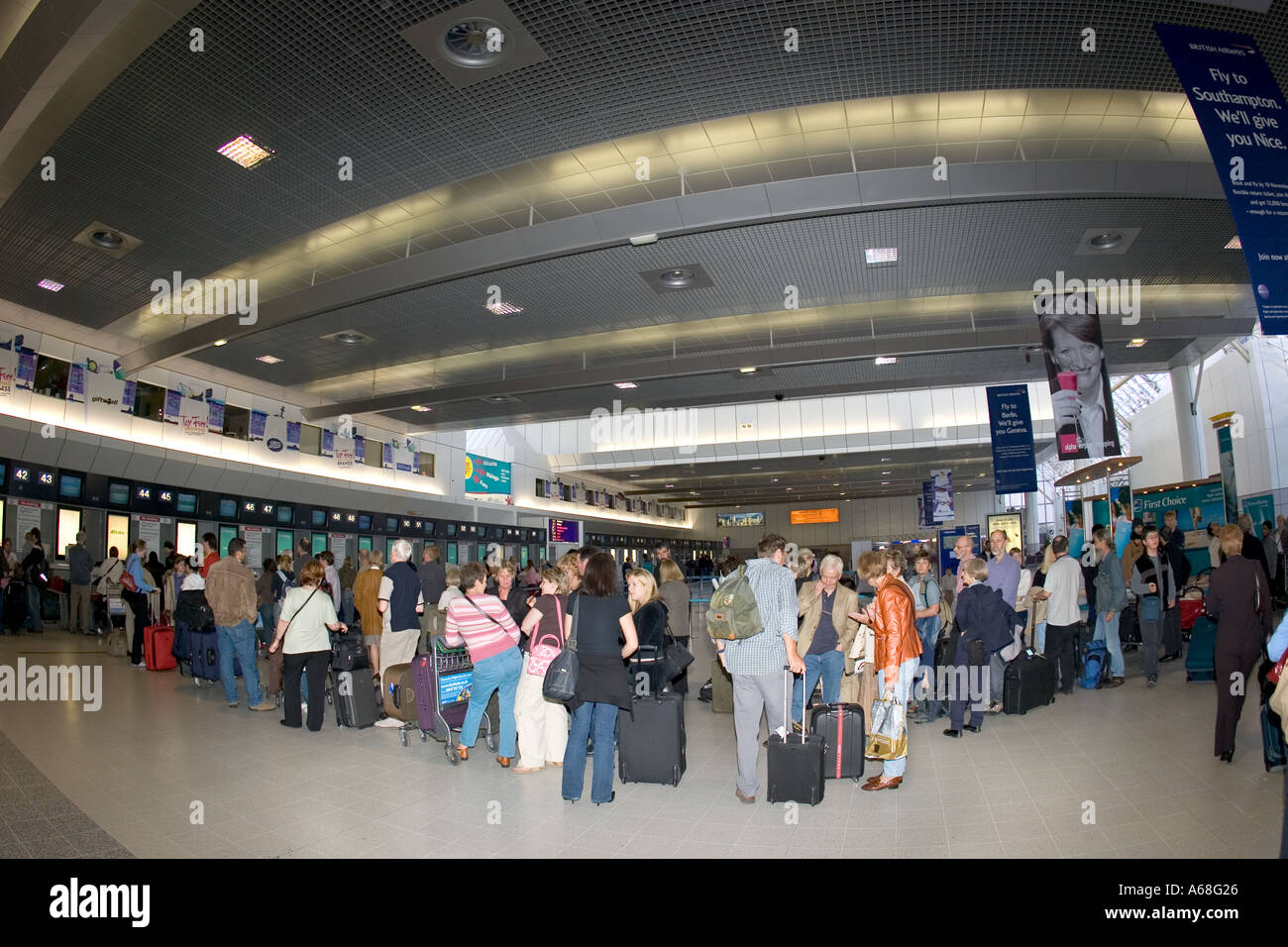 Manchester airport terminal departures hires stock photography and