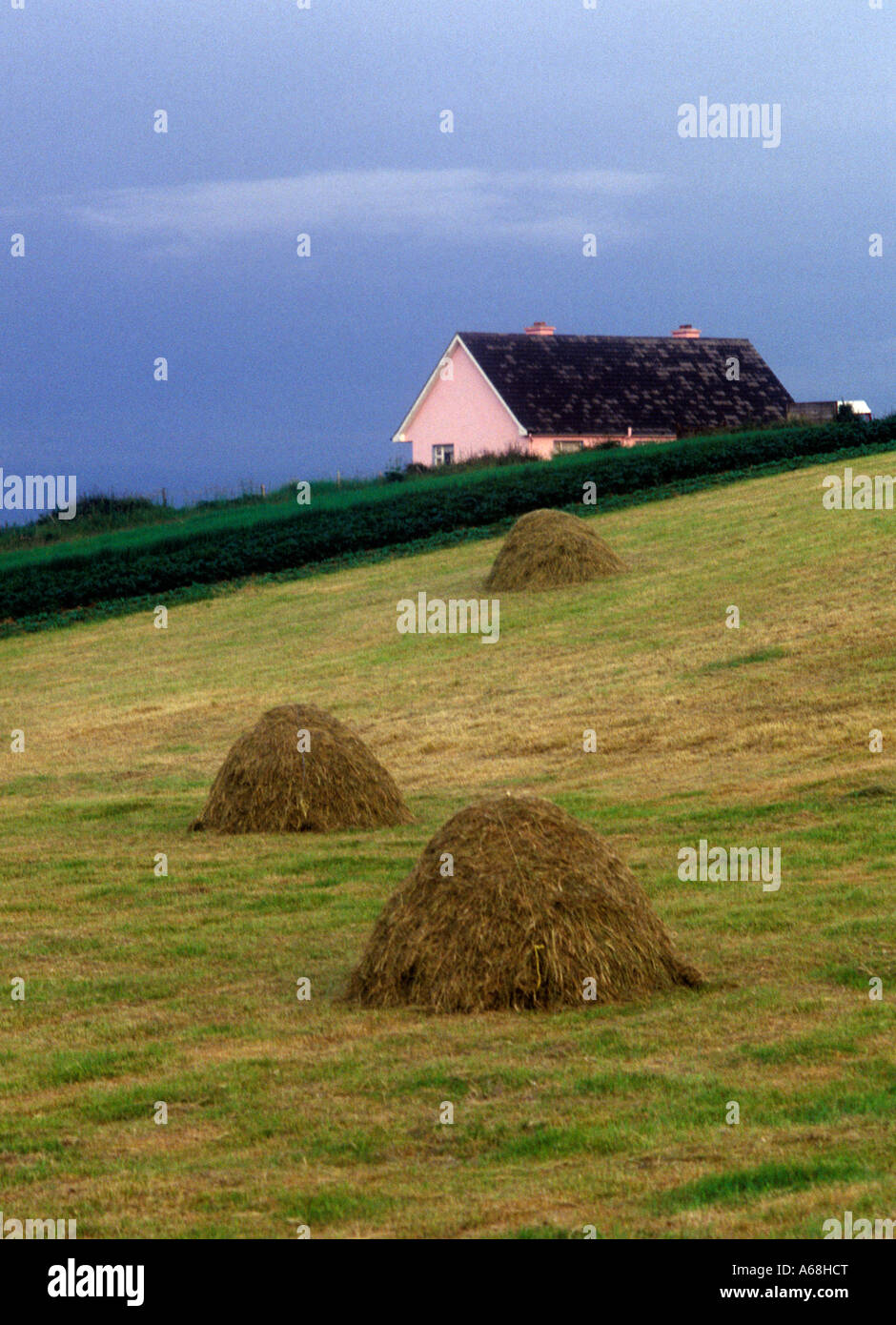 Scenic ireland hi-res stock photography and images - Alamy