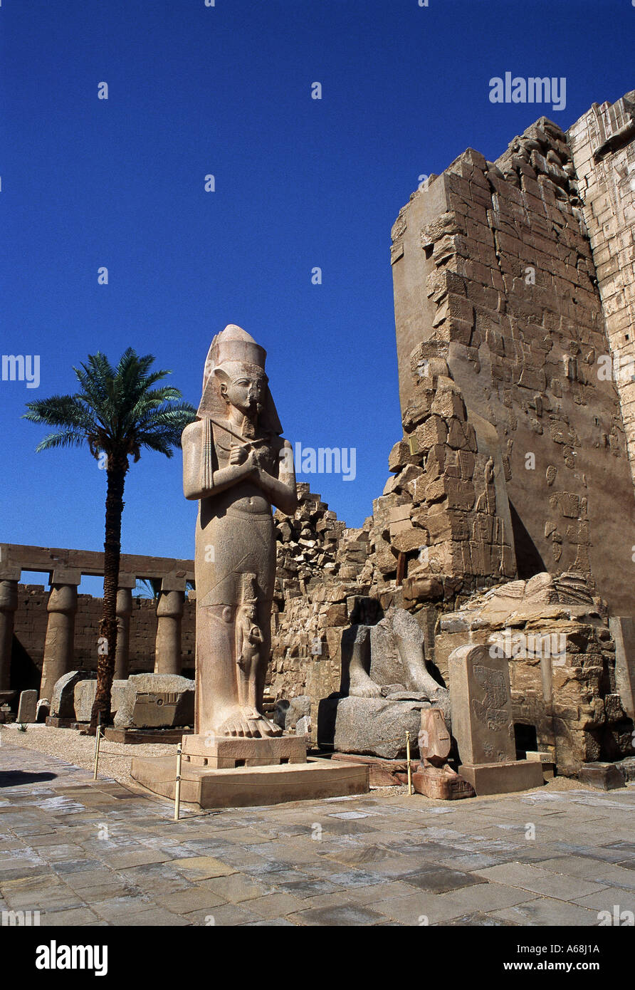 statue of Ramses II Stock Photo - Alamy