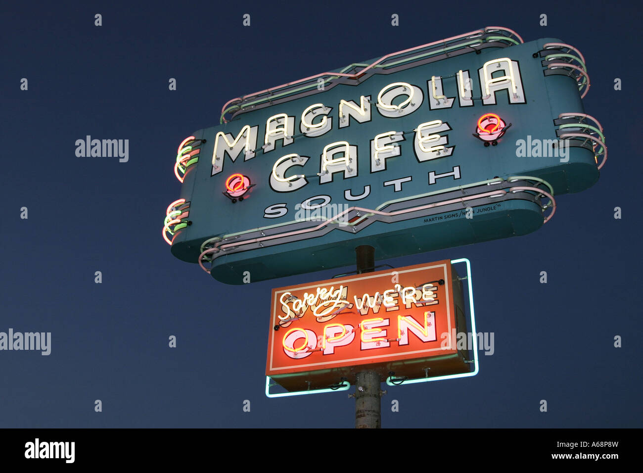 Magnolia cafe hires stock photography and images Alamy