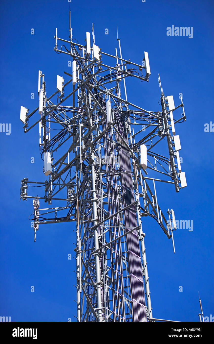 CELL PHONE TOWER, RADIO, TELEVISION, ANTENNA, CELL PHONE, PHONE, TELEPHONE, OUTDOORS, COPY SPACE, SKY, TELECOMMUNICATIONS, TOWER Stock Photo