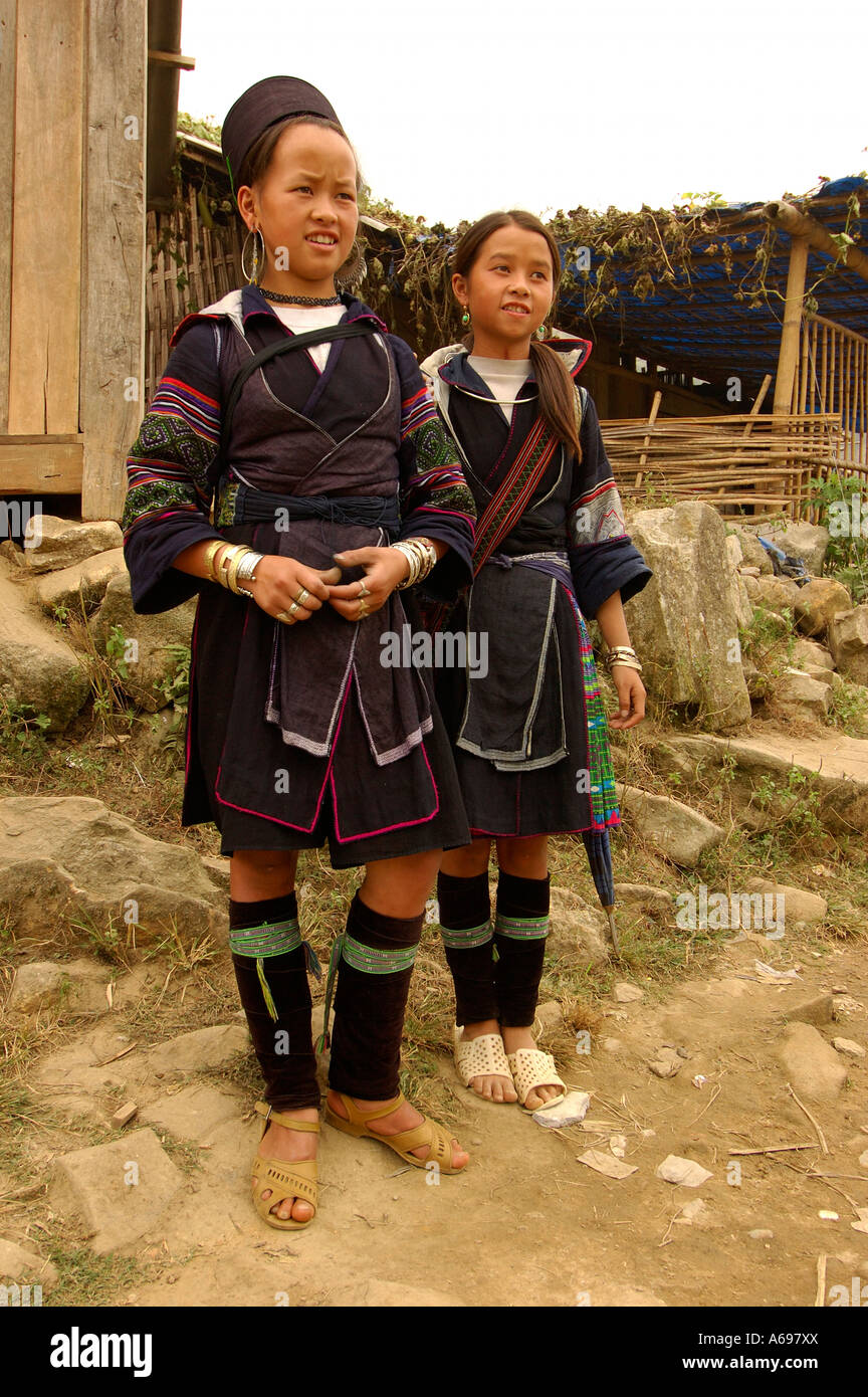 Two black hmong women hi-res stock photography and images - Alamy