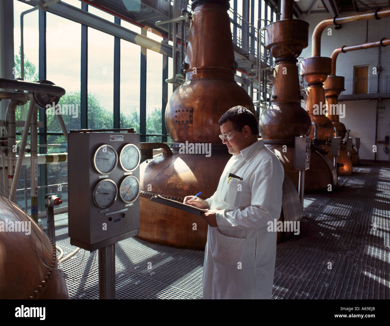 Monitoring the distillation process of Gin production United Distillers