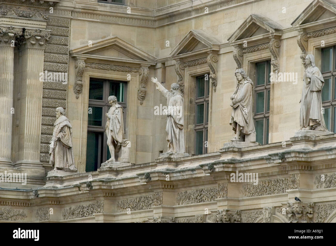 statues at louvre paris museum france Stock Photo - Alamy