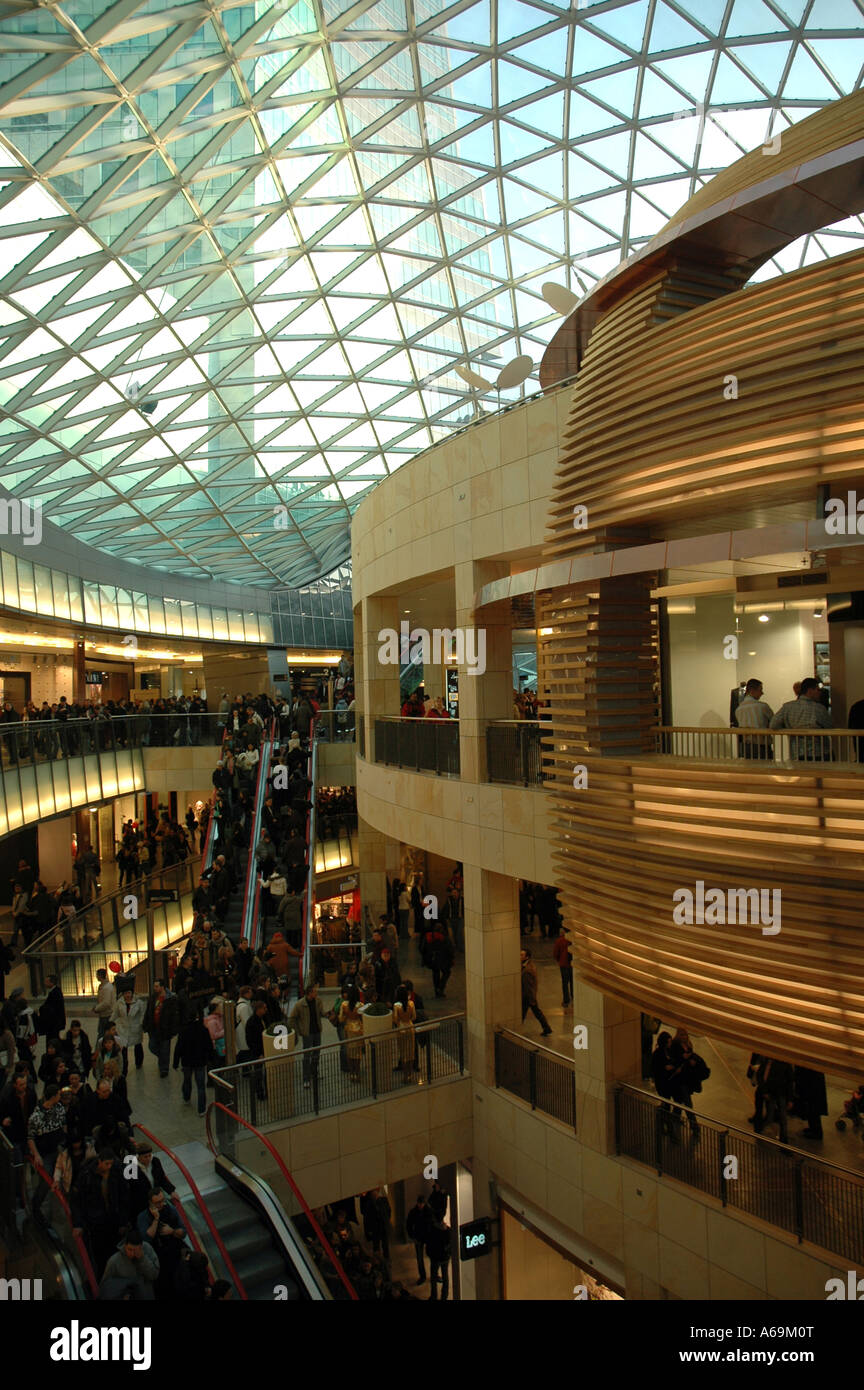 Interior of Zlote Tarasy (Golden Terraces) shopping centre in Warsaw,  Poland Stock Photo - Alamy