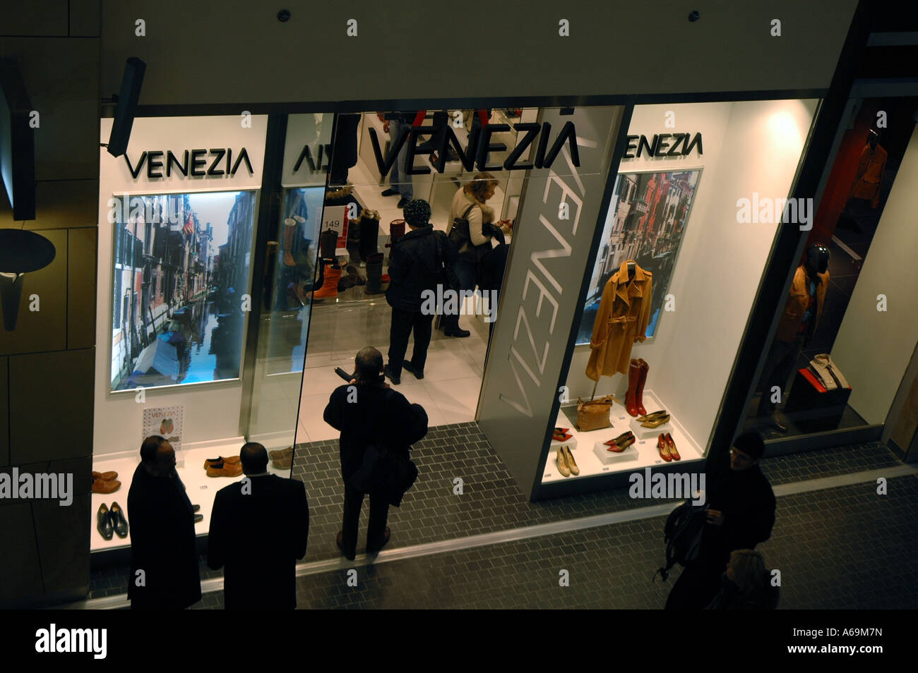Venezia store in Zlote Tarasy (Golden Terraces) shopping centre in Warsaw,  Poland Stock Photo - Alamy