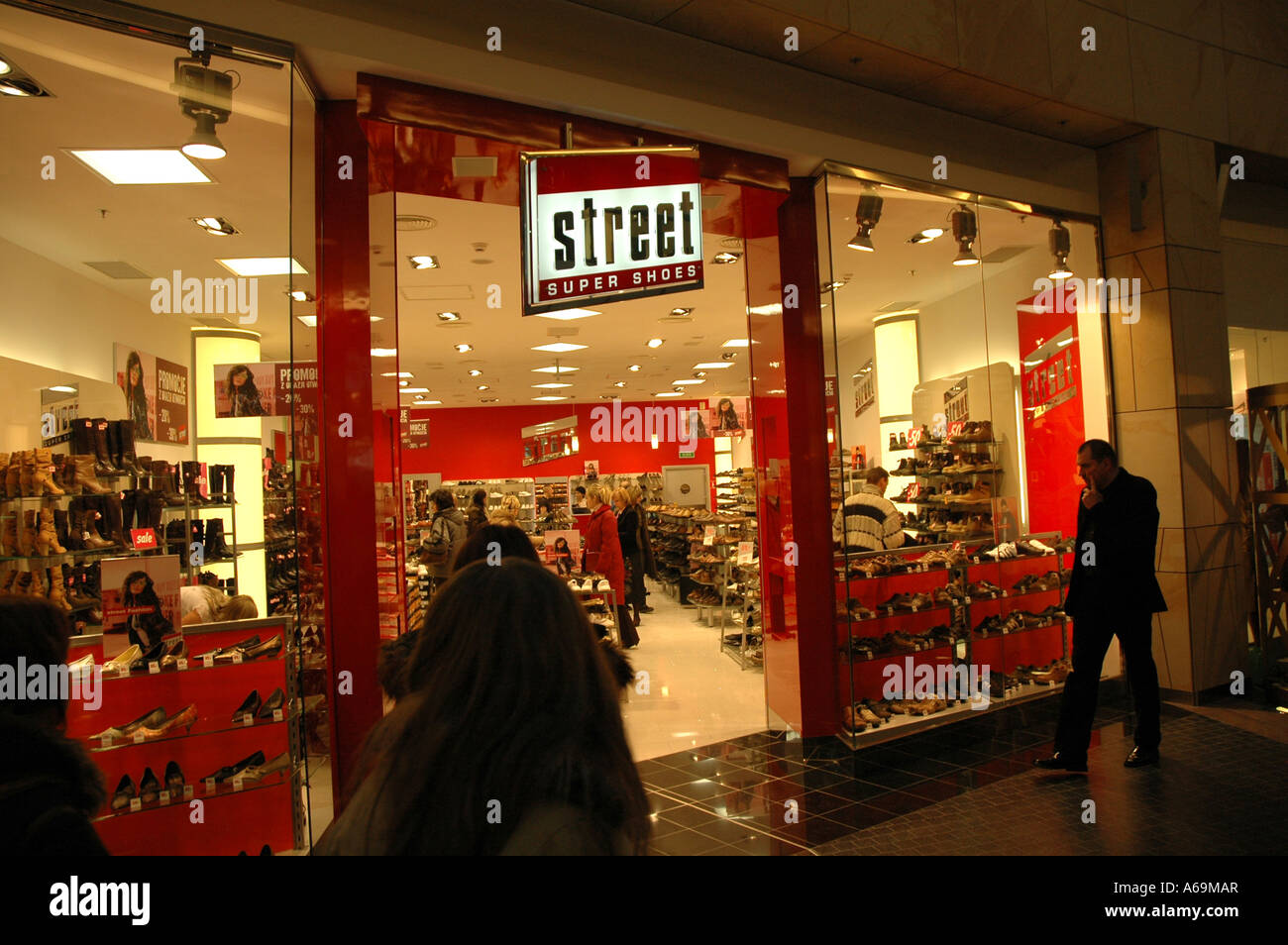 City Centre Shoe Shop High Resolution Stock Photography and Images - Alamy