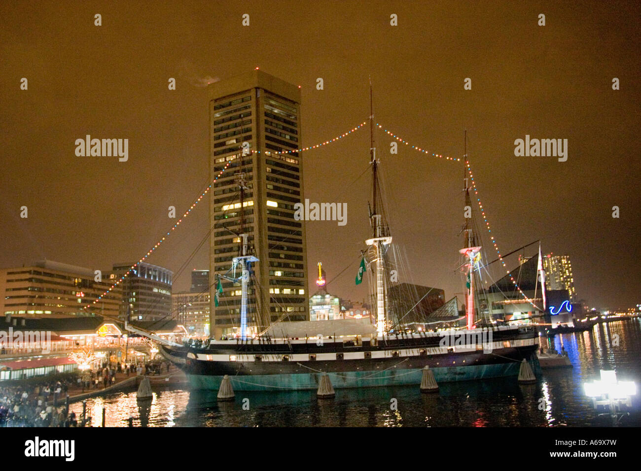 Baltimore harbor crabs hires stock photography and images Alamy