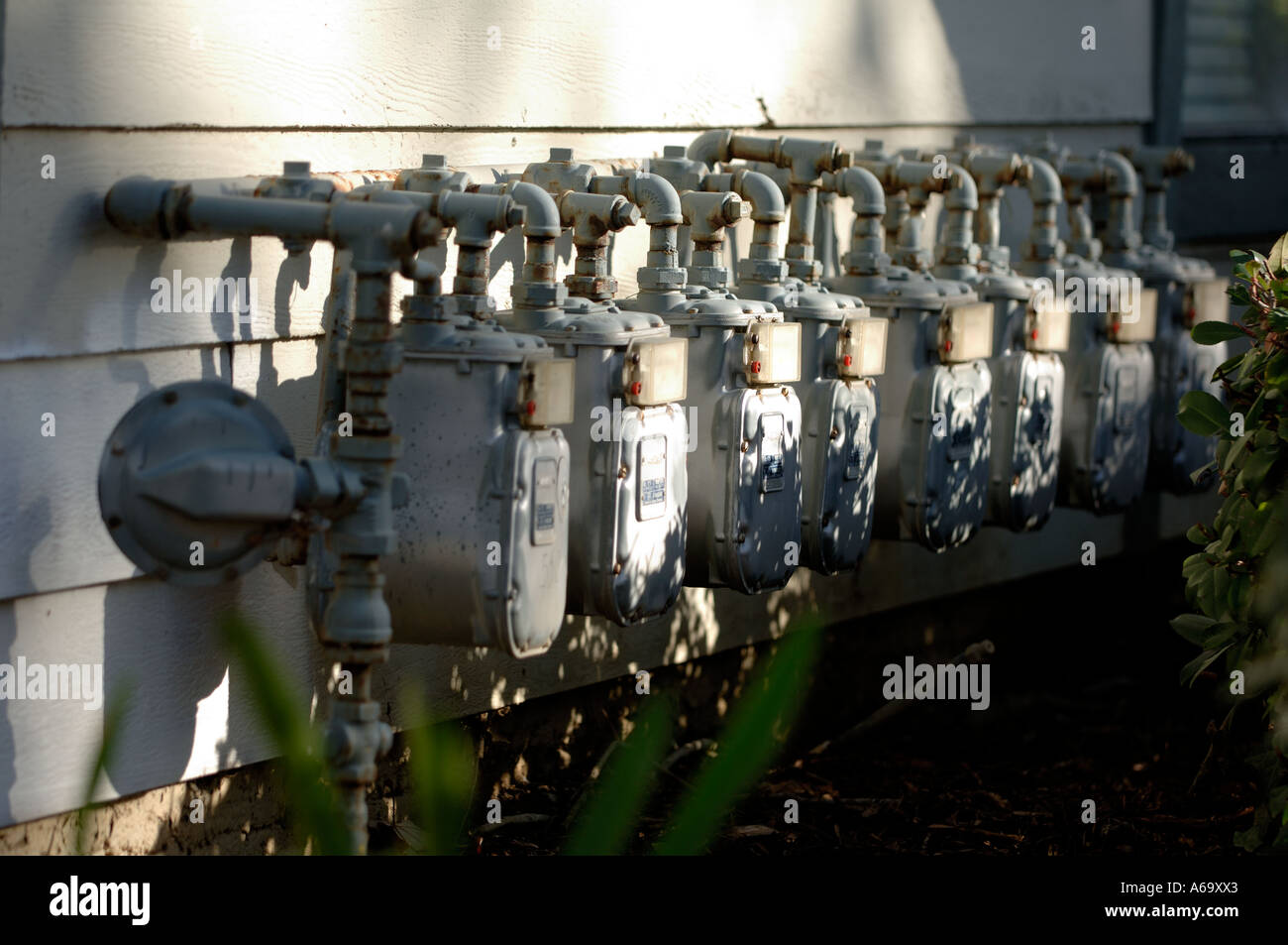 Natural gas meter outside house hires stock photography and images Alamy