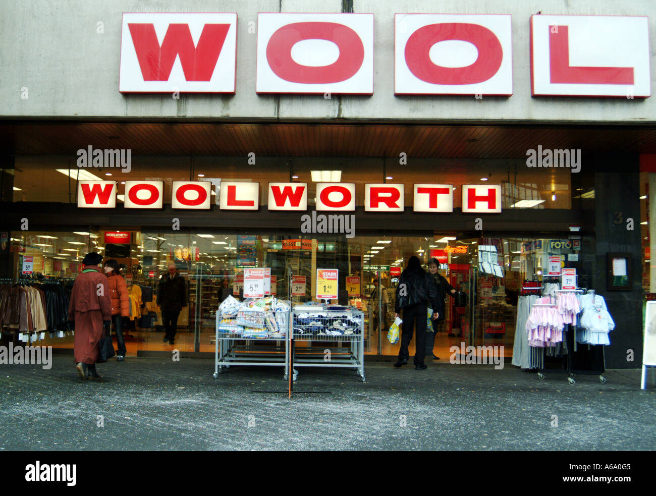 Woolworth Store Shop Shopping Department High Resolution Stock Photography  and Images - Alamy