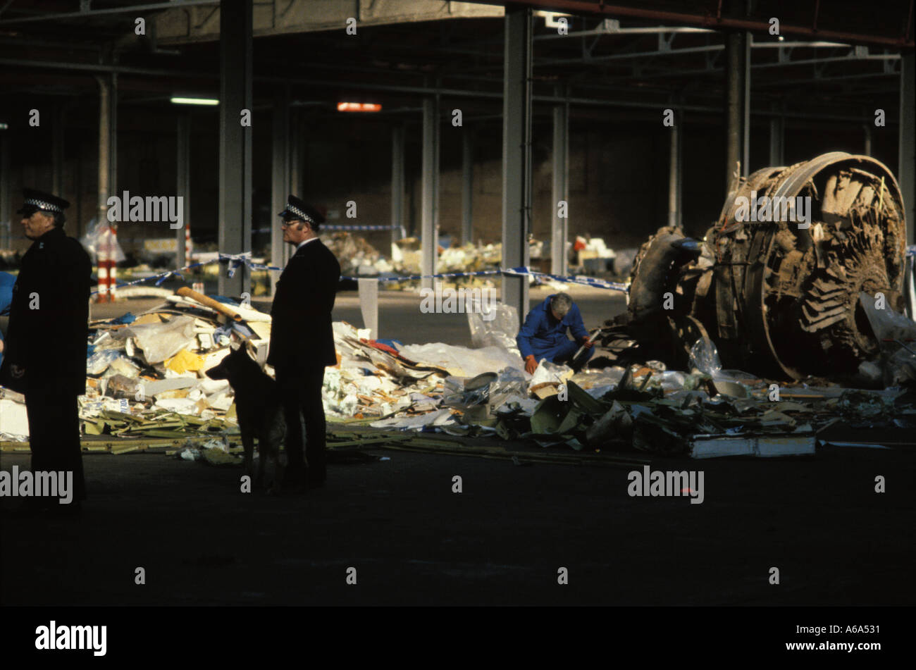 Wreckage of Panam 103 is reassembled in a hangar near Lockerbie Stock Photo