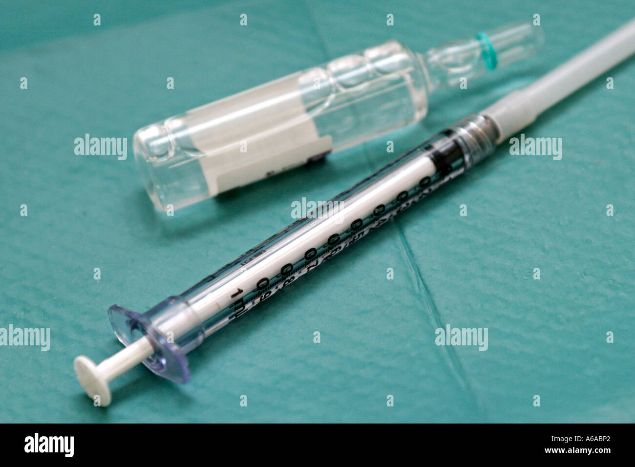 medicaments ampule and syringe Stock Photo Alamy
