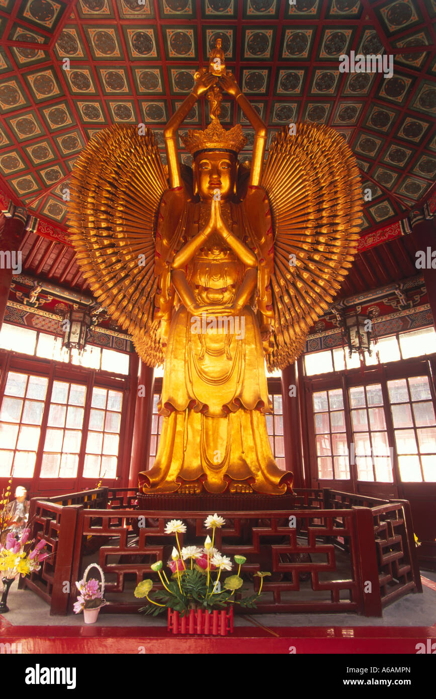 Kaifeng, Da Xiangguo Si Qianshou Guanyin, Thousand-Armed Goddess of Compassion, gold leaf statue octagonal pavilion Stock Photo