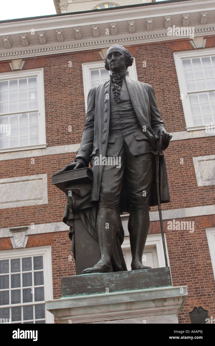 Statue of Washington outside Independence Hall Philadelphia