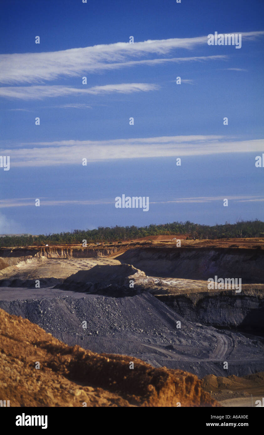 blast series dust and smoke Central Queensland coal mine sip 3621 Stock Photo