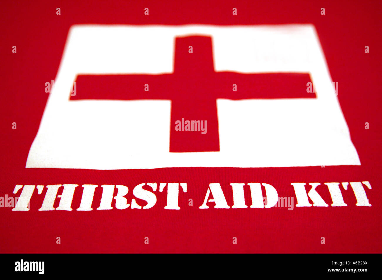 saint georges cross red white english england thirst aid kit design ...
