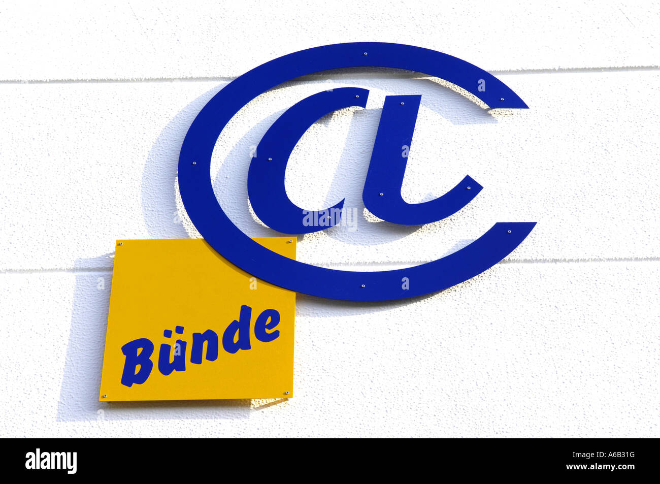 bunde @ at sign symbol computer store business company german germany deutschland deutsch it information technology store shop Stock Photo