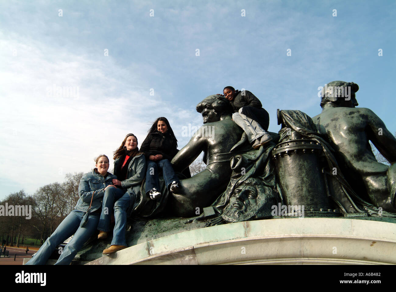 queen victoria monument Stock Photo Alamy