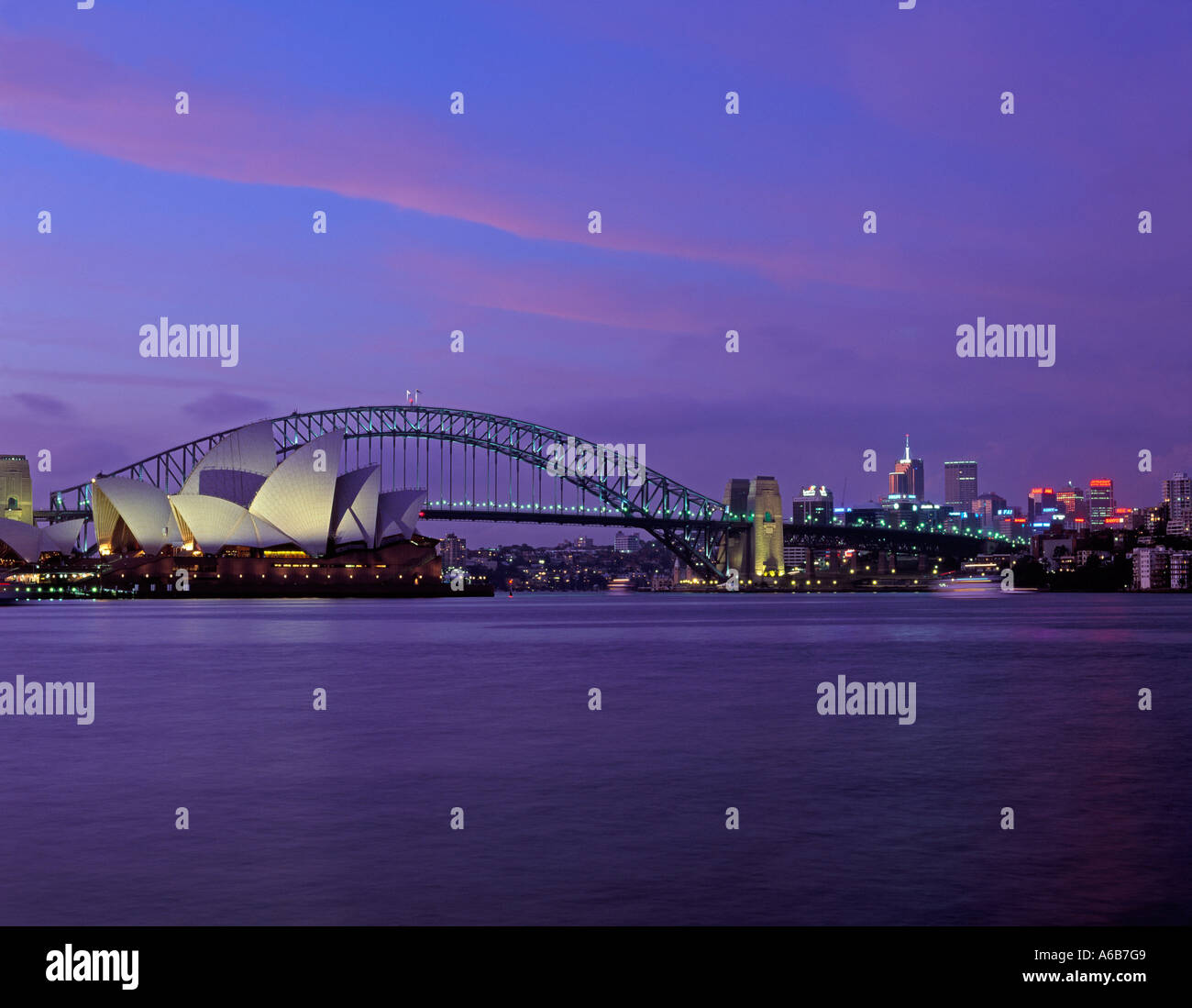 Sydney Opera House and Harbour Bridge Stock Photo - Alamy