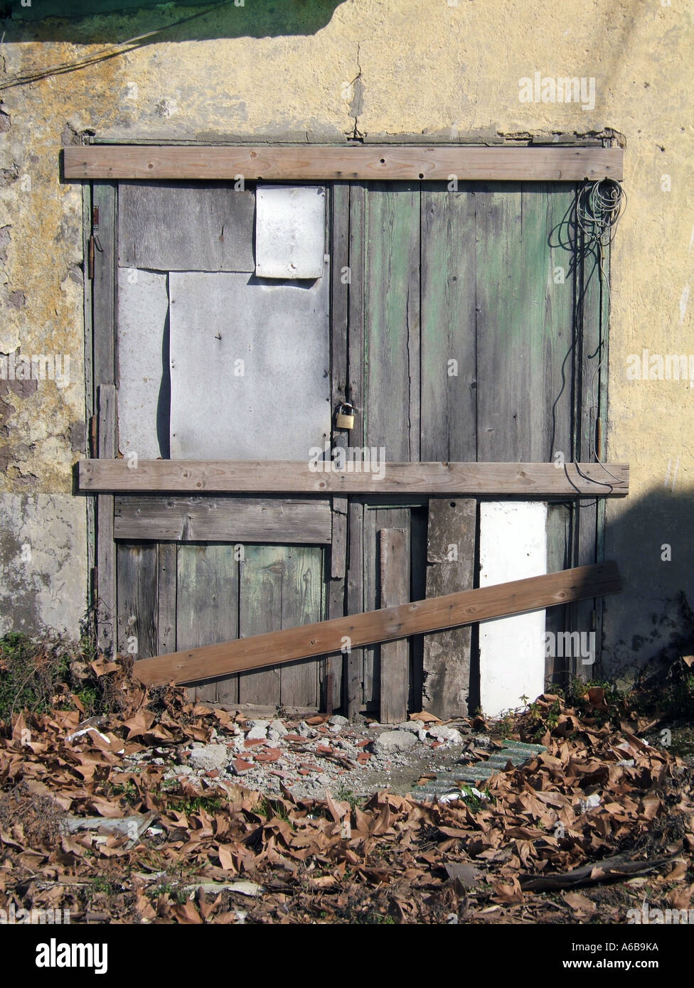 lock on makeshift door Stock Photo Alamy