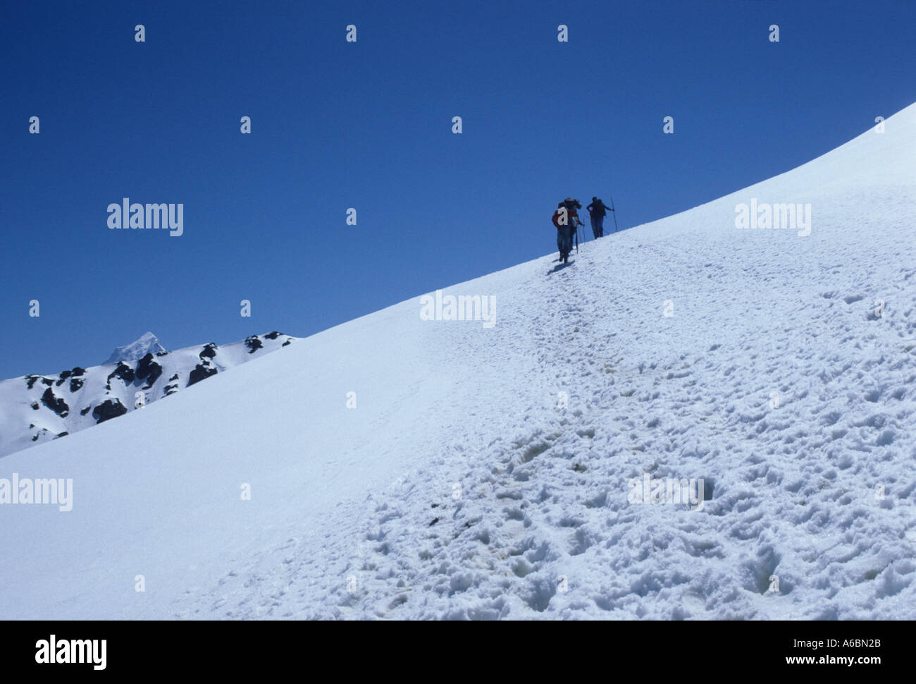 Trekking over a 4,000 metre pass in the Nepal Himalaya Stock Photo