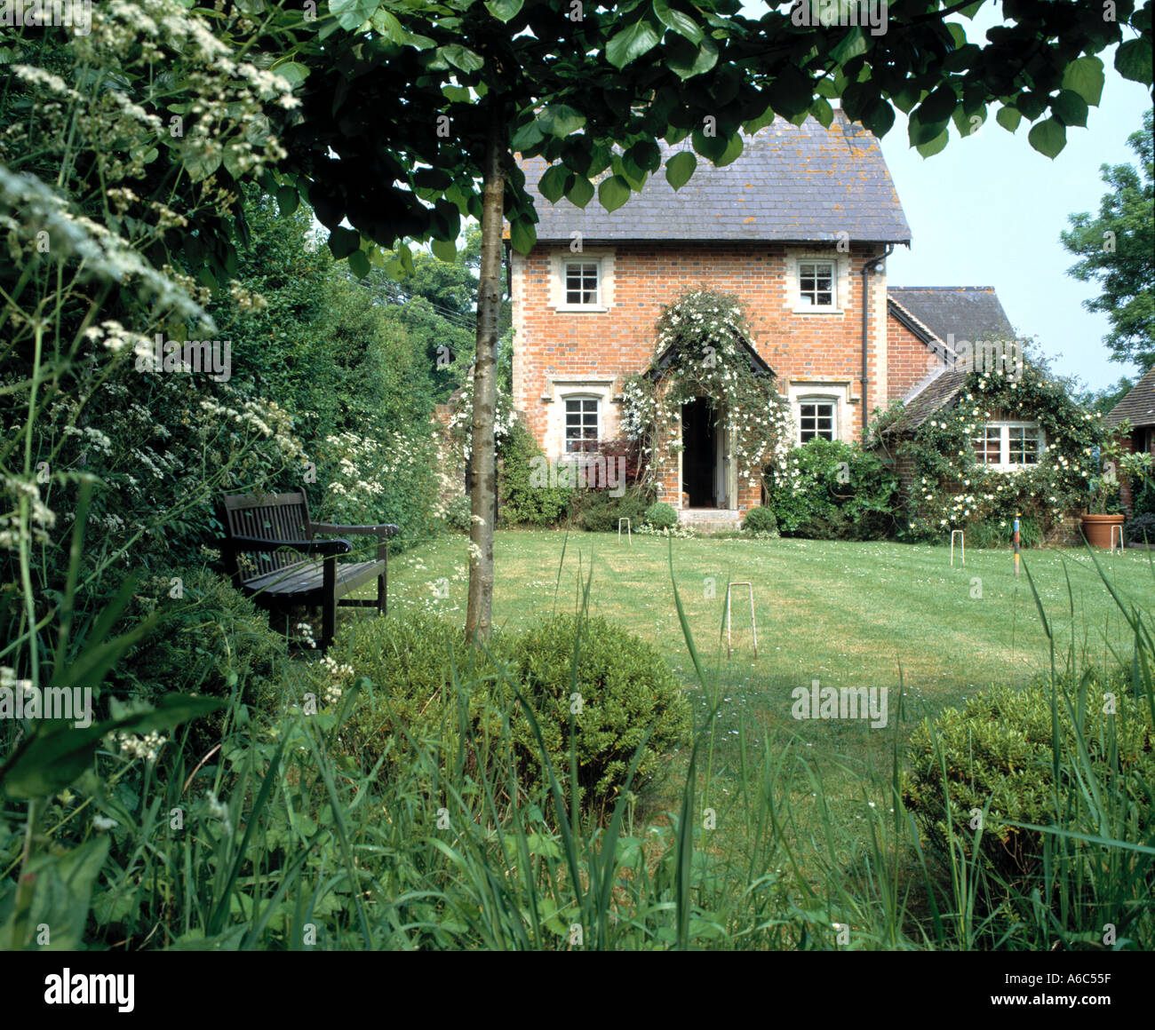 English Country Cottage Stock Photo Alamy
