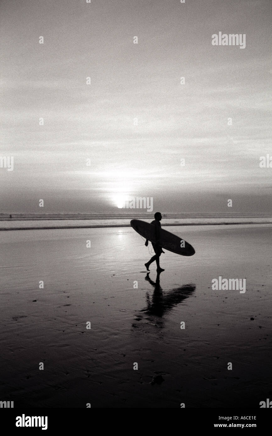 Surf sunset surfer hi-res stock photography and images - Alamy