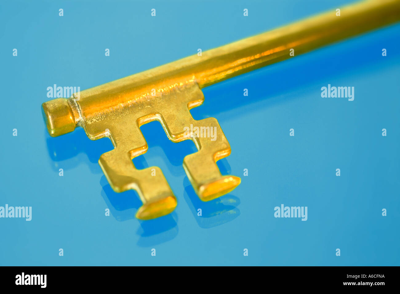 Old Brass Key Stock Photo - Alamy