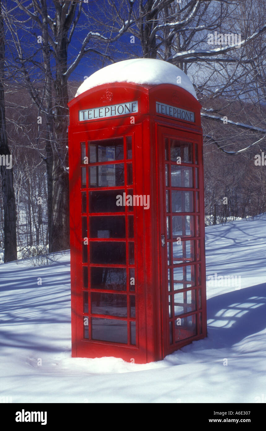 American red telephone booth hi-res stock photography and images - Alamy