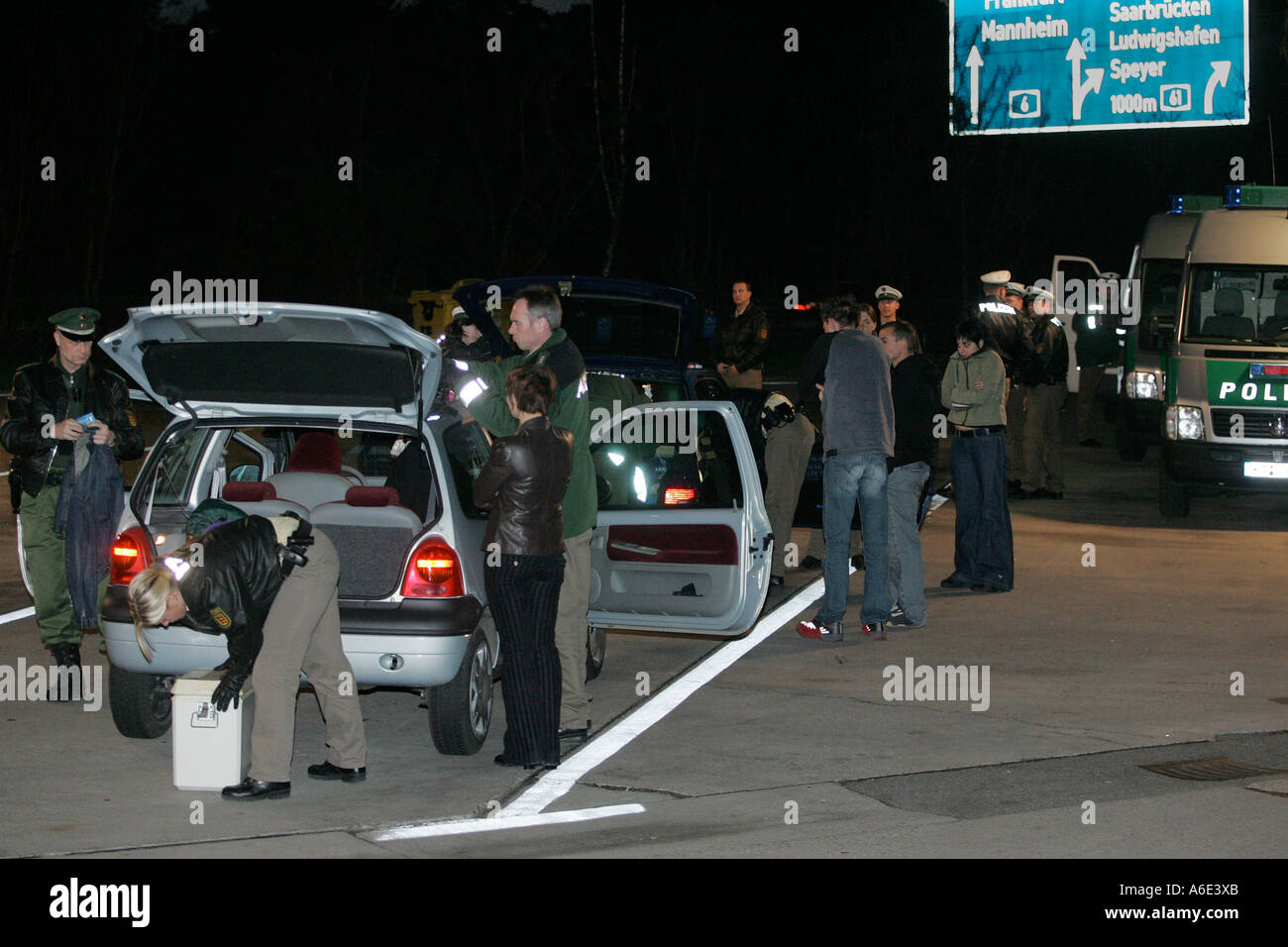 03.04.2005, DEU, traffic check highway police, search for drugs, parking place Hockenheim east, A6 Stock Photo