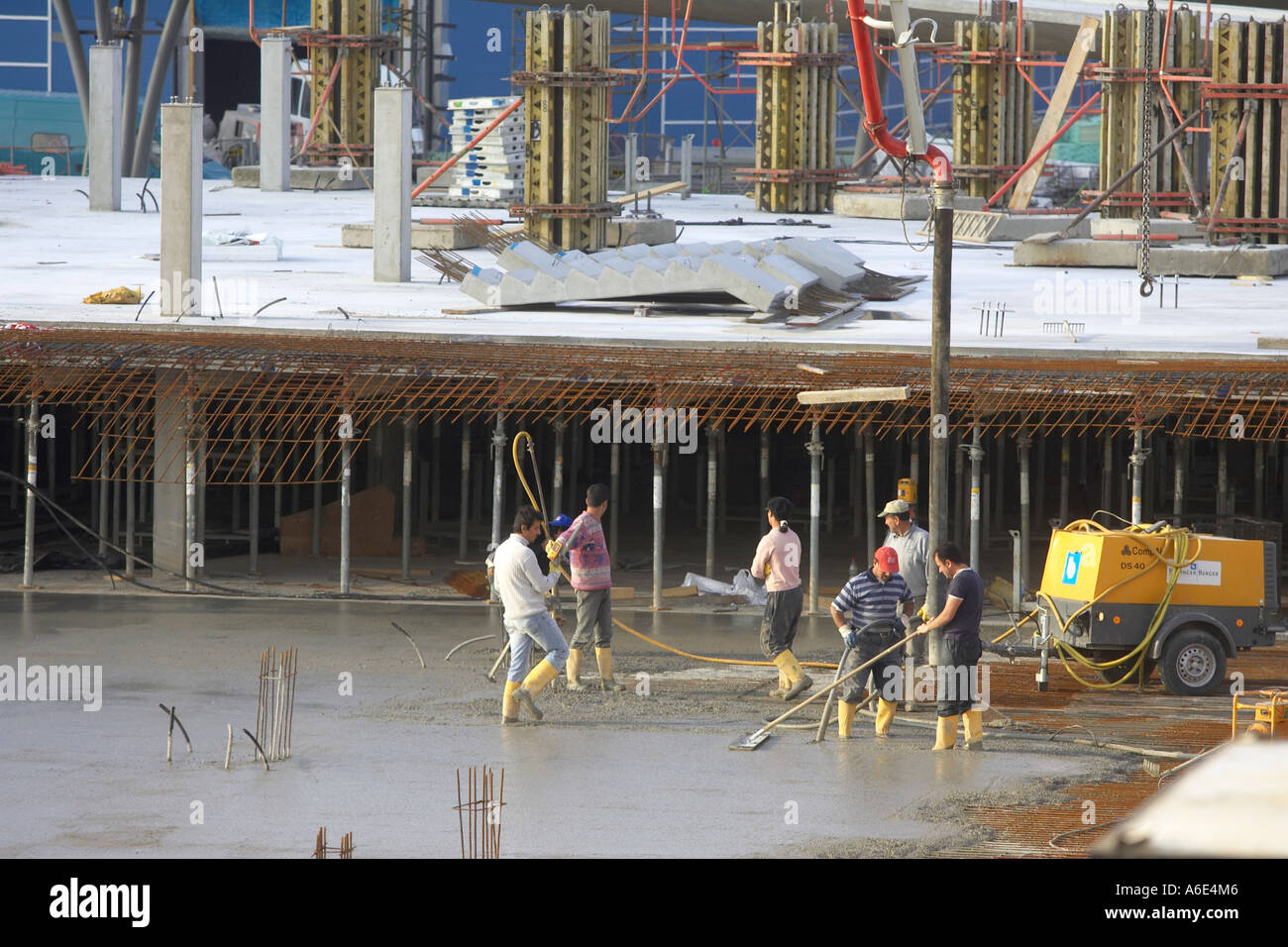 08.06.2005, Mannheim, DEU, construction worker doing concrete work underground parking SAP arena Mannheim Stock Photo